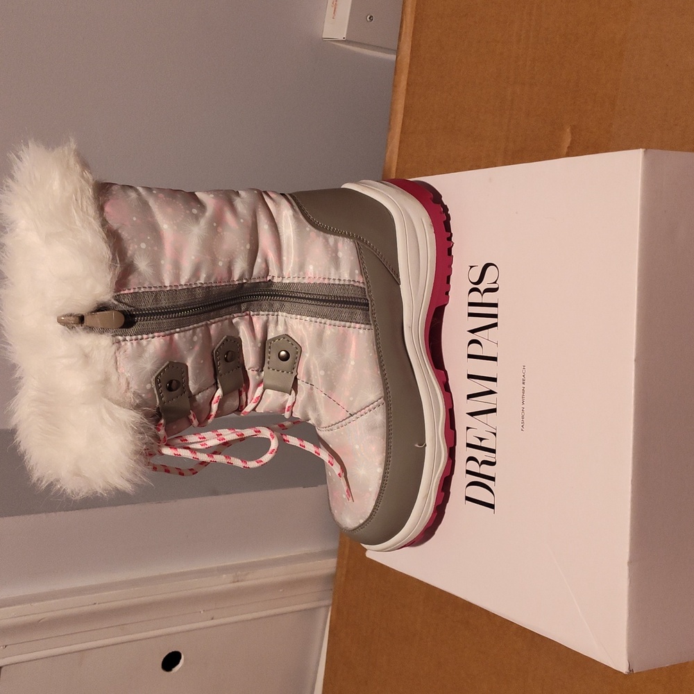 Dream Pairs kids shoe